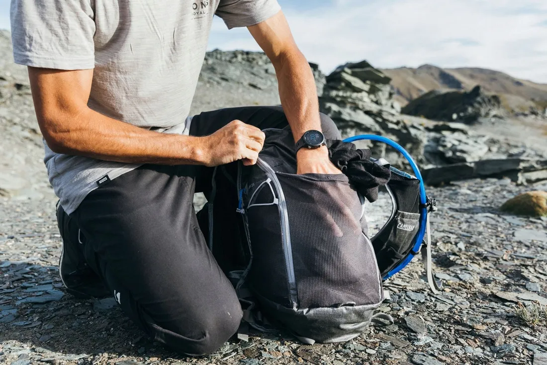 plecak-rowerowy-damski-z-buklakiem-camelbak-women-s-lobo-9l-czarny-marka-camelbak