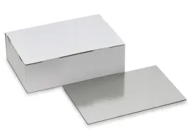 karton-z-wieczkiem-na-ciasto-30x20x95cm-bialy-z-podkladem-zlotym-etykieta