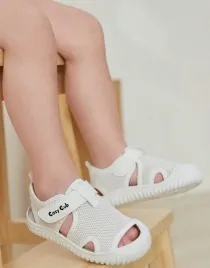 biale-sandalki-odkryte-palce-i-pieta-zapiecie-rzepy-siatka-cozy-cub-21