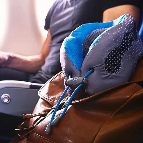 poduszka-podrozna-cabeau-evolution-cool-wysokosc-13-9-cm