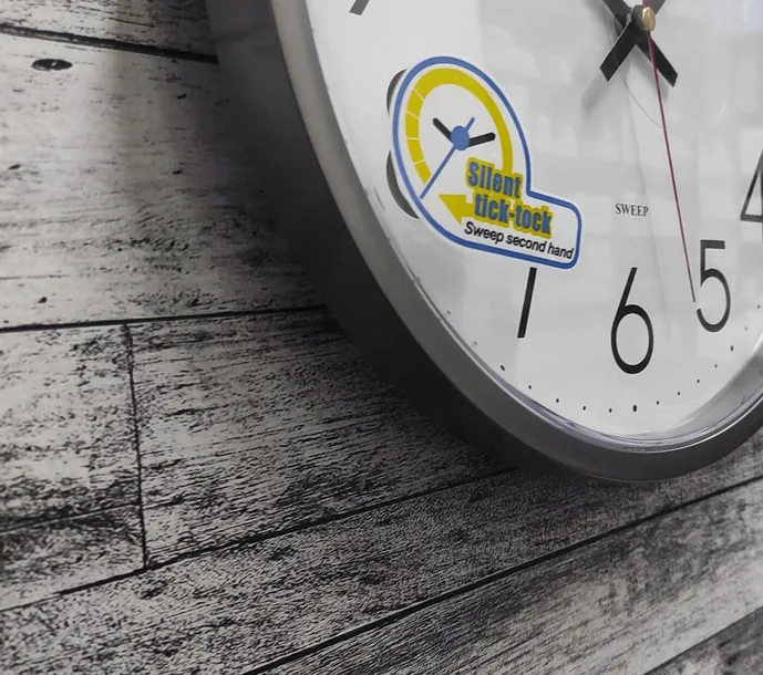 zegar-scienny-jvd-szary-28cm-zasilanie-baterie