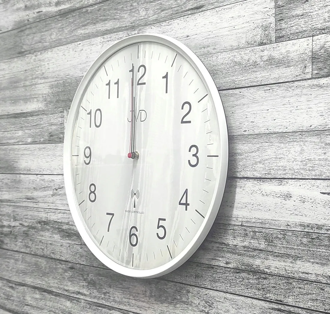 zegar-scienny-jvd-bialy-33cm-linia-elegancki-zegar-do-salonu-pokoju