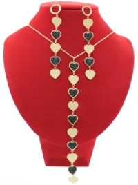 komplet-bizuterii-pozlacanej-stal-chirurgiczna-serduszka-krawatka-piekny