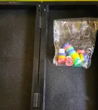 gra-planszowa-z-kostka-chinczyk-kosmos-small-foot-design-glebokosc-produktu-3-cm