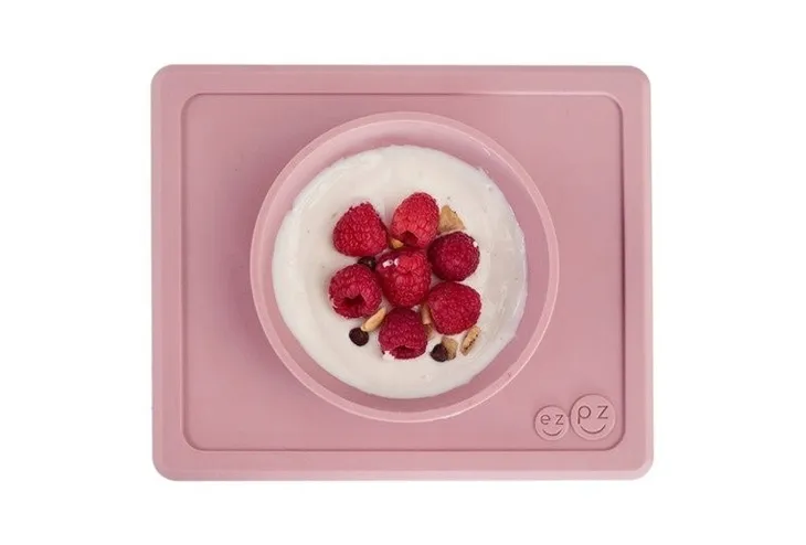 silikonowa-miseczka-z-podkladka-2w1-mini-bowl-pastelowy-roz-ezpz-waga-z-opakowaniem-0-5-kg