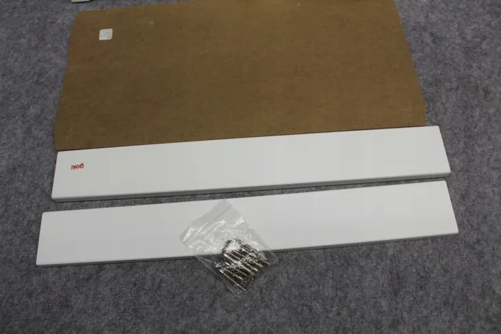 biale-lozeczko-bez-poscieli-goki-3-bohater-brak