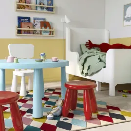 ikea-mammut-krzeselko-stolek-taboret-dzieciecy-czerwony