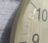 zegar-scienny-jvd-bialy-34cm-ksztalt-okragly