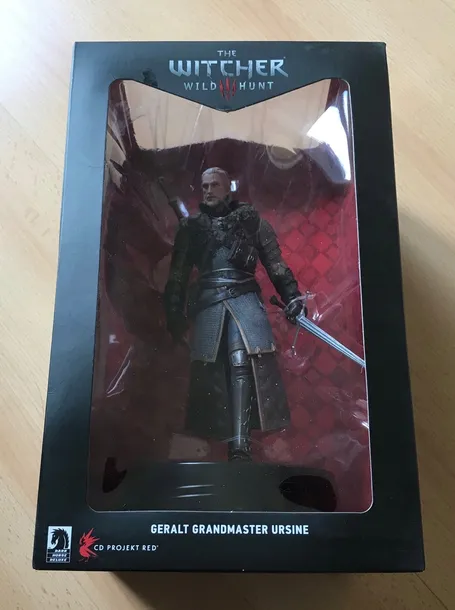 figurka-dark-horse-witcher-geralt-szerokosc-produktu-16-cm
