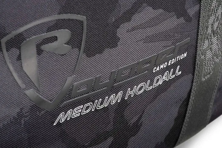 fox-rage-torba-wedkarska-voyager-camo-m-szerokosc-dluzszy-bok-30-cm