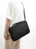 torba-na-laptopa-16-xd-design-black-plec-produkt-uniseks