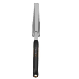 wycinak-do-chwastow-fiskars-ze-stali-nierdzewnej-z-uchwytem-softgriptm-39-mm