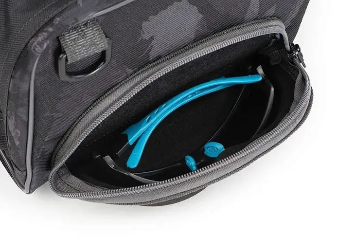 torba-fox-rage-voyager-camo-medium-carryall-z-pudelkami-marka-fox-rage-model-nlu089