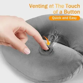 poduszka-na-kark-szyje-turystyczna-nadmuchiwana-z-zestawem-akcesorii-podroz