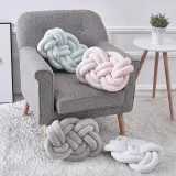 prezent-dla-dziecka-poduszka-supel-wezel-szerokosc-poduszki-35-cm