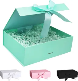 zielone-eleganckie-pudelko-prezentowe-z-kokardka-wstazka-na-walentynki