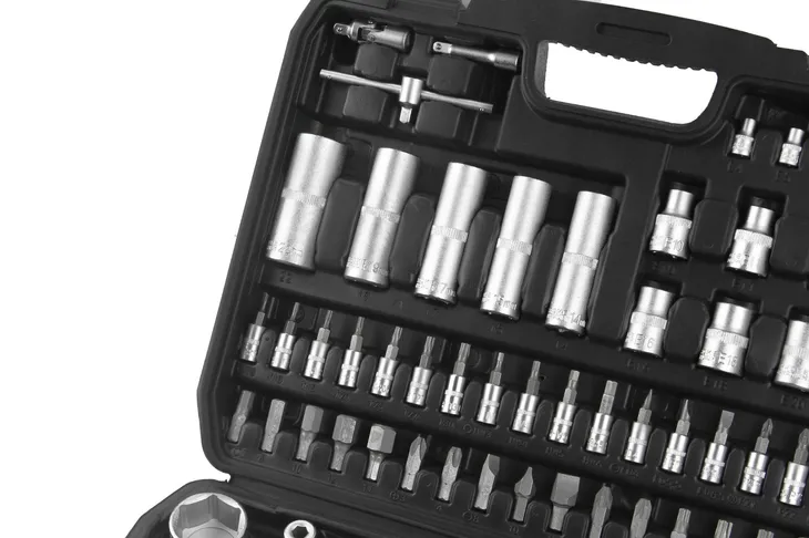 zestaw-kluczy-nasadowych-120-klucze-nasadowe-red-waga-z-opakowaniem-7-kg