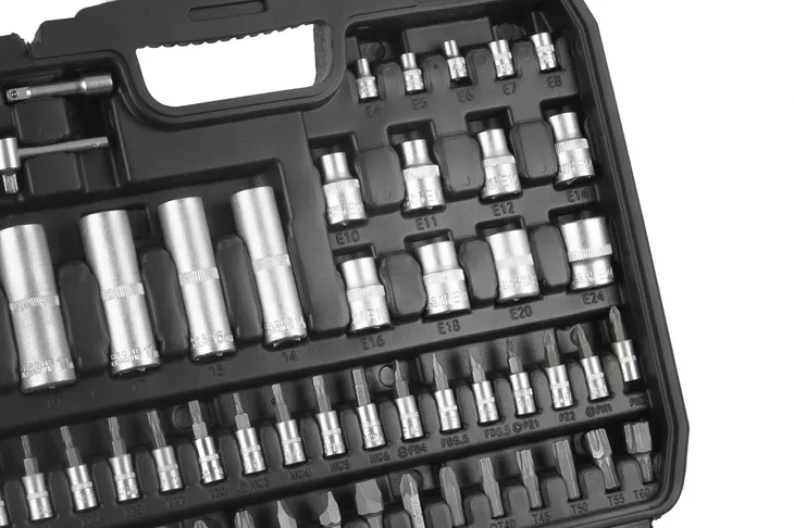 zestaw-kluczy-nasadowych-120-klucze-nasadowe-red-kod-producenta-m58220