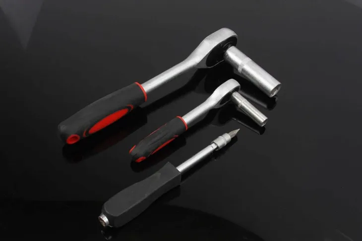 zestaw-kluczy-nasadowych-120-klucze-nasadowe-red-waga-z-opakowaniem-7-kg-rodzaj-klucza-nasadowy