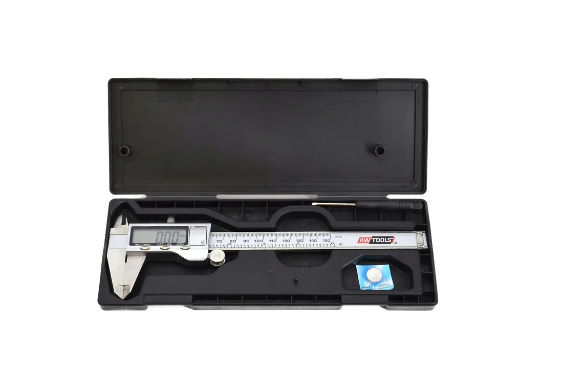 suwmiarka-elektroniczna-aw-tools-150-mm