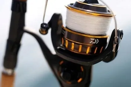 kolowrotek-daiwa-bg-5000-gratis-model-bg-5000