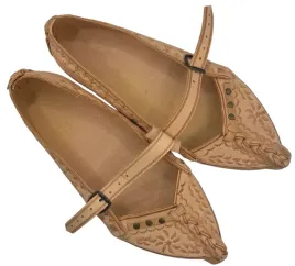 oryginalne-kierpce-goralskie-skorzane-recznie-wykonane-buty-regionalne-folk