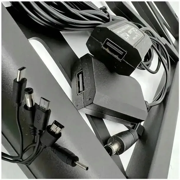 ladowarka-sloneczna-panel-solarny-15w-usb-kemping-liczba-urzadzen-ladowanych-jednoczesnie-2