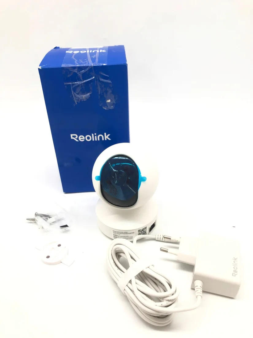wewnetrzna-kamera-reolink-e1-stan-powystawowy