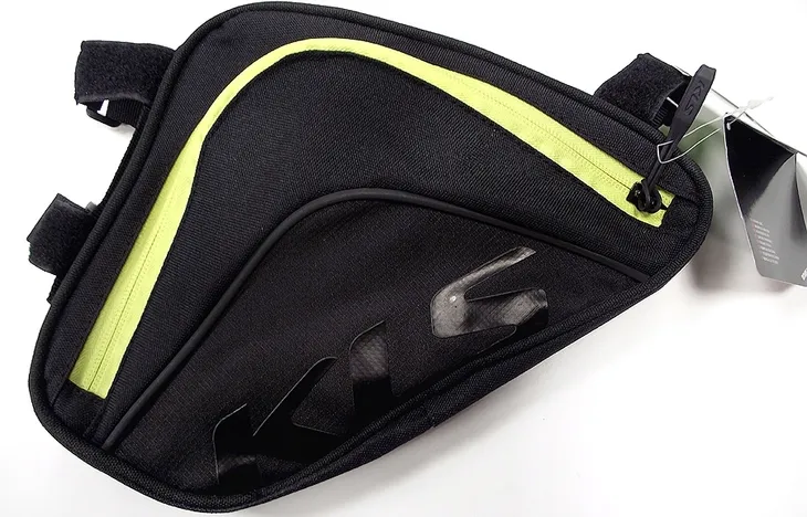 torebka-na-rame-kellys-kls-trojkatna-wedge-eco-cechy-dodatkowe-elementy-odblaskowe