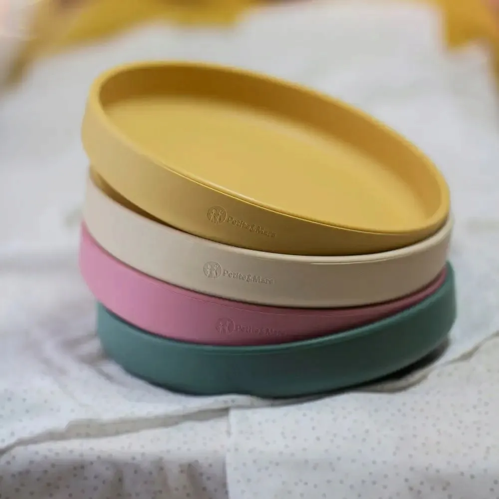 talerzyk-petiteandmars-brazowy-silikon-material-wykonania-silikon