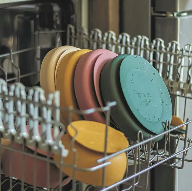 talerzyk-petiteandmars-brazowy-silikon-material-wykonania-silikon-rodzaj-talerzyk