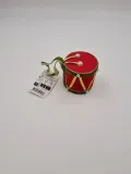 zawieszka-materialowa-bebenek-czerwono-zielony-6cm-najdluzszy-wymiar-6-cm