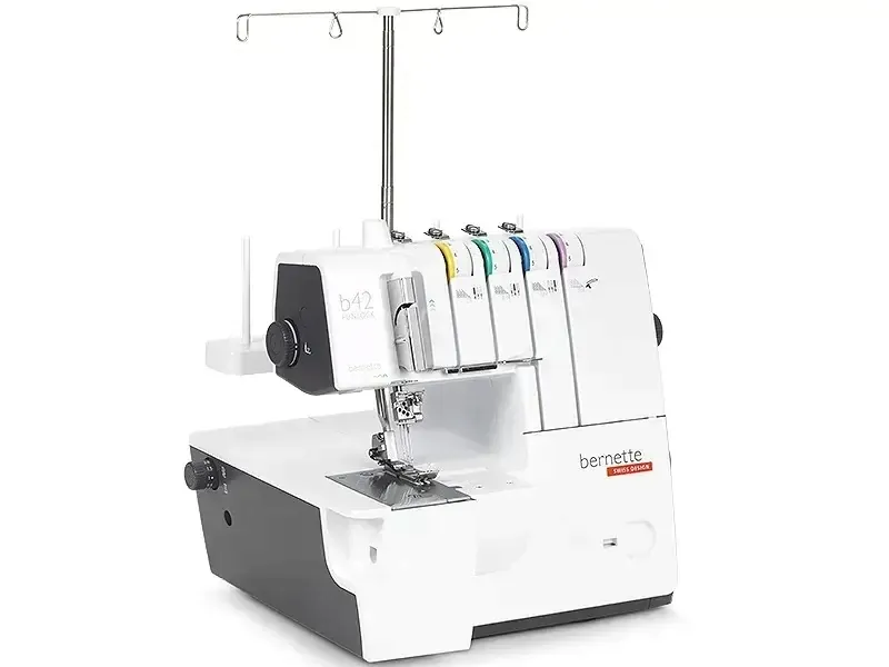 bernette-b42-funlock-cover-renderka-domowa-3-iglowa-4-programy