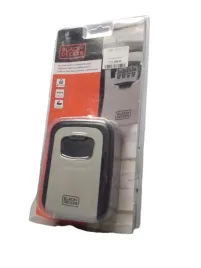 black-decker-skrytka-sejf-na-klucze
