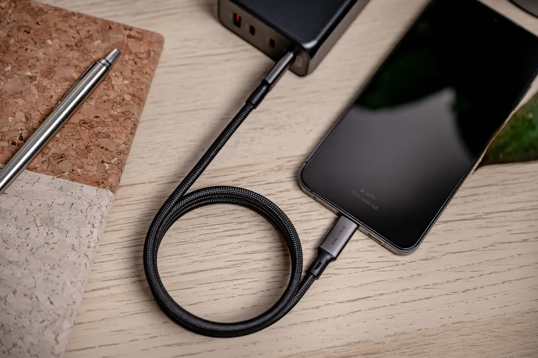newell-kabel-magnetyczny-usb-c-usb-c-1-m-grafitowy-kolor-szary