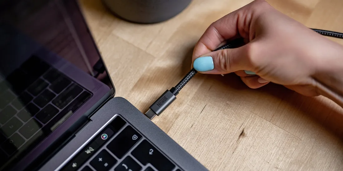 kabel-newell-usb-typ-c-usb-typ-c-2-m-czarny