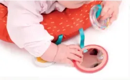 lezaczek-pomaranczowy-ludi-dla-niemowlat