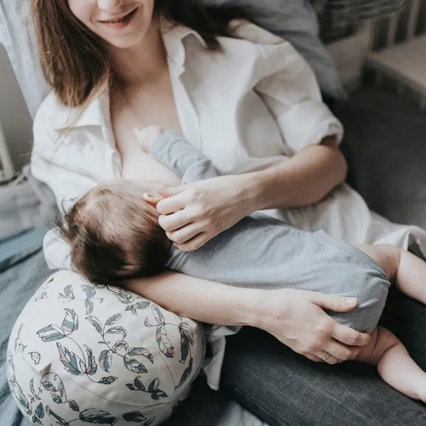 poduszka-do-karmienia-karmiuszka