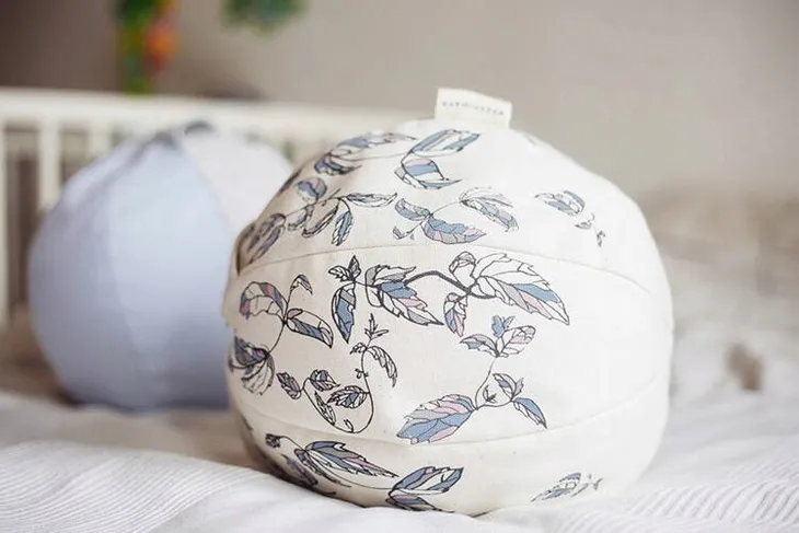 poduszka-do-karmienia-karmiuszka-rodzaj-do-karmienia