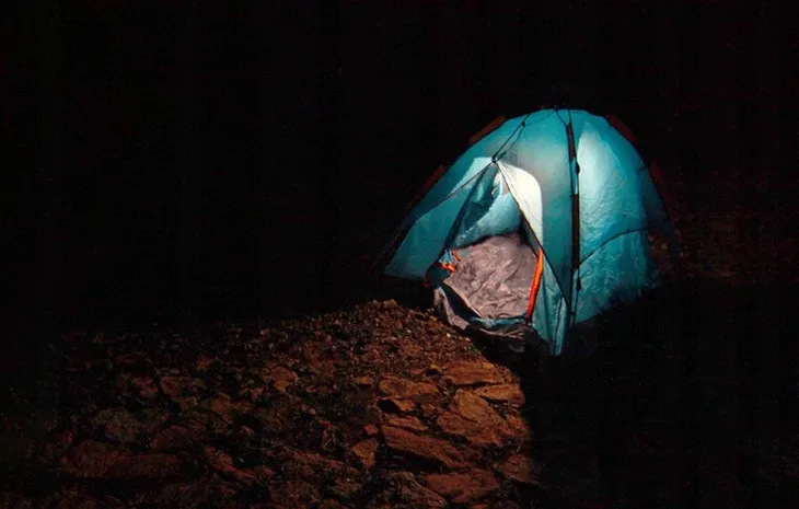 nitecore-latarka-tiki-uv-kolor-szary