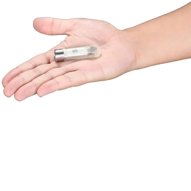 latarka-nitecore-tiki-gitd-300lm-micro-usb-cechy-dodatkowe-ladowanie-usb