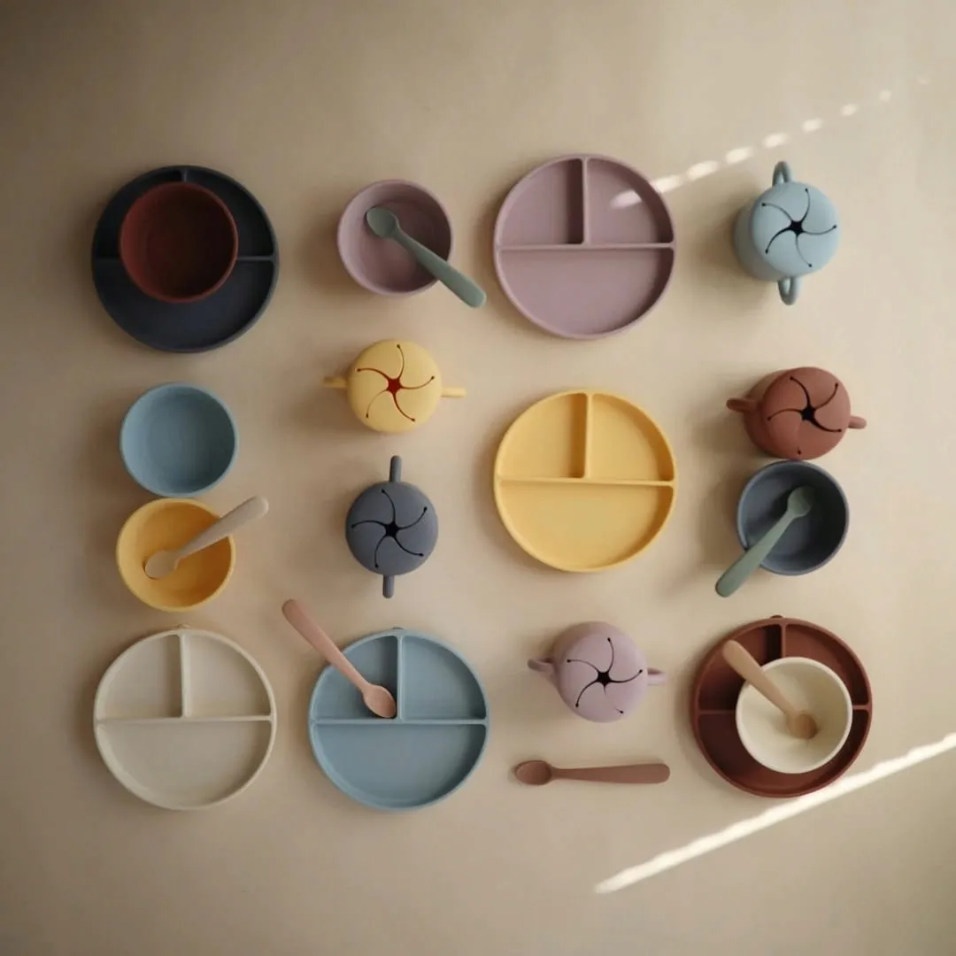 talerzyk-mushie-bialy-silikon-material-wykonania-silikon