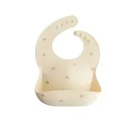 mushie-sliniak-silikonowy-z-kieszonka-prezel-pretzel