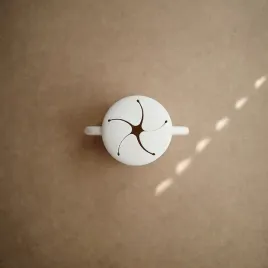 kubek-mushie-ivory-niewysypek