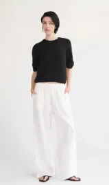 czarny-sweter-z-bufiastymi-rekawami-reserved-m