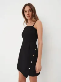 czarna-sukienka-mini-z-asymetrycznym-dolem-mohito-m