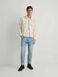 bezowa-narzutka-na-zamek-reserved-l