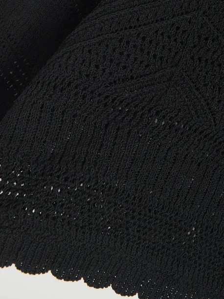 czarny-sweter-azurowy-reserved-s-linia-regular