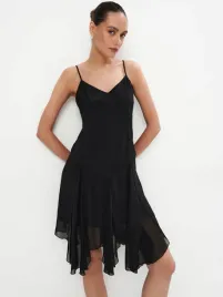 czarna-sukienka-na-ramiaczkach-z-falbanka-mohito-xl