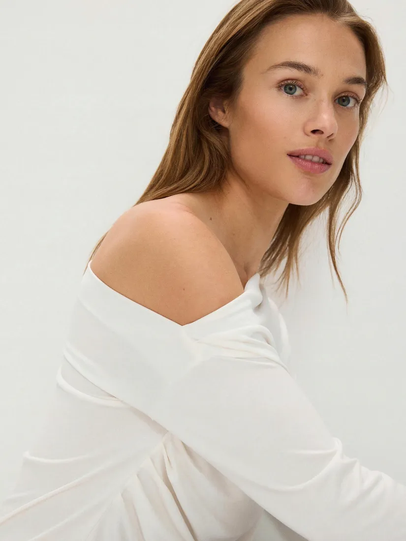 biala-bluzka-z-modalem-reserved-xl